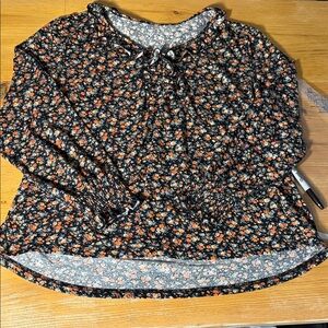 🌺 3 / $10 mix and match Blouse XXXL - Black with a Fall Floral Print LIKE NEW!